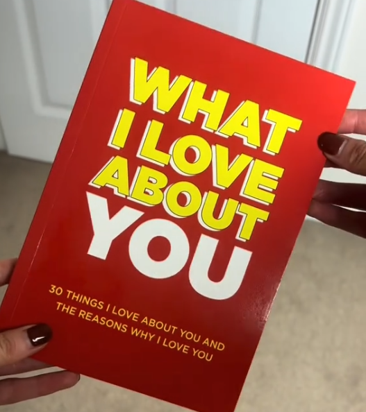 Il libro "Lacrime di gioia": 30 motivi per cui ti amo, mamma - Un ricordo personalizzato