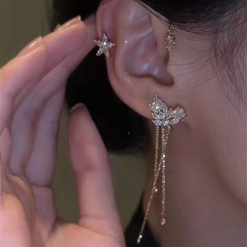 ✨🦋 Orecchini in zirconia con statua a farfall