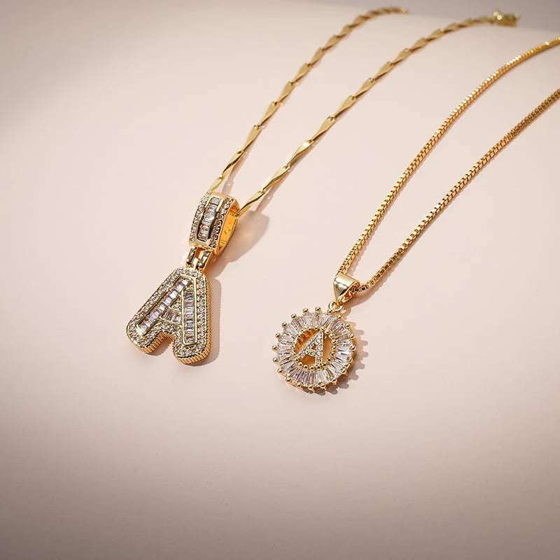🎁Offerta di Capodanno, sconto del 50%💖 Set di 2 ciondoli con letter
