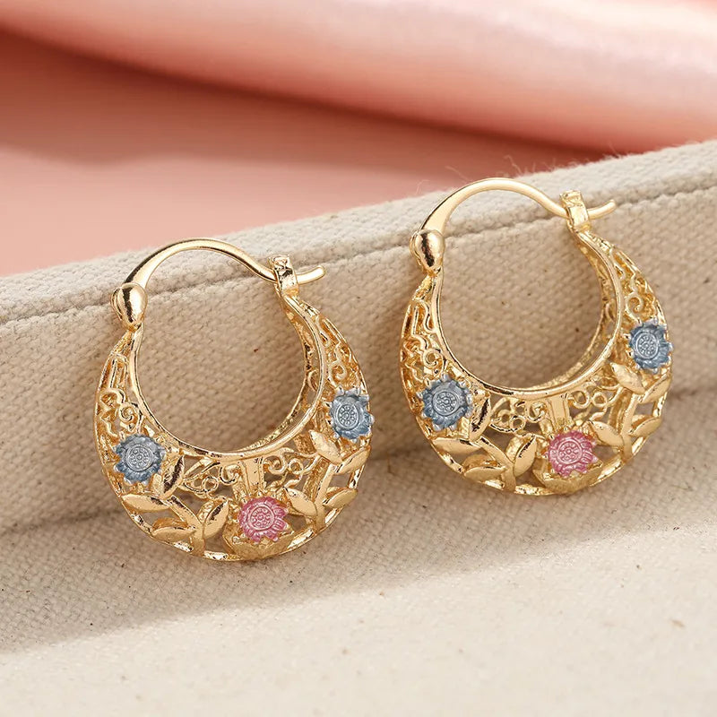 🎁Sconto temporaneo del 47%🌙Orecchini a mezzaluna dorato, decorati con fiori smaltati✨