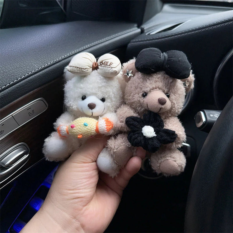 Il compagno di viaggio coccoloso 🧸 — Esalta l'abitacolo della tua auto con pura tenerezza