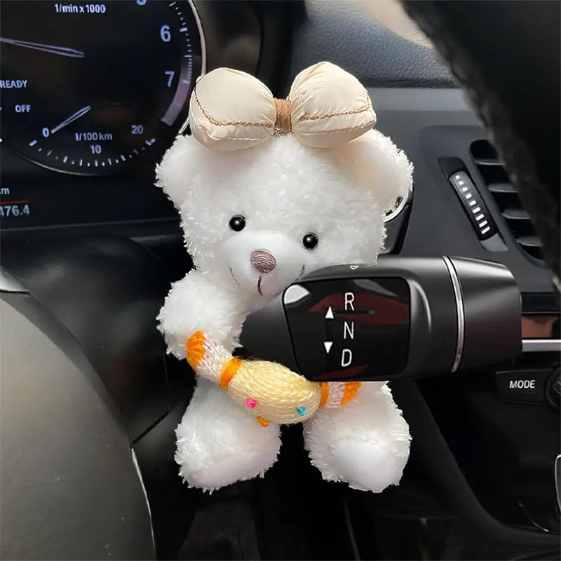 Il compagno di viaggio coccoloso 🧸 — Esalta l'abitacolo della tua auto con pura tenerezza