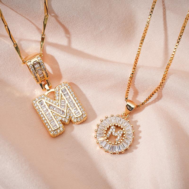 🎁Offerta di Capodanno, sconto del 50%💖 Set di 2 ciondoli con letter