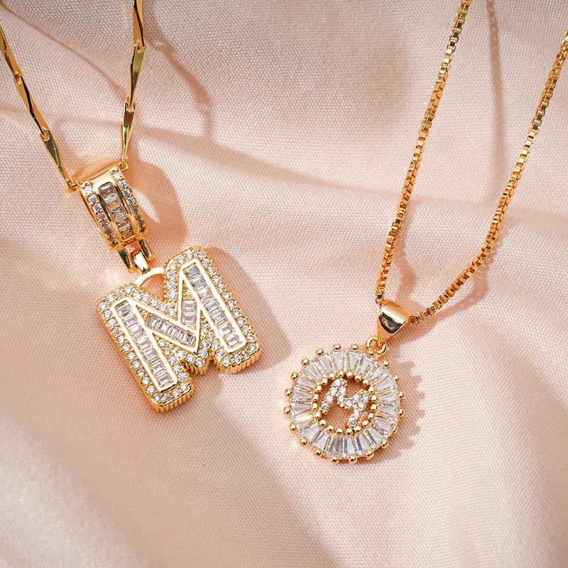 🎁Offerta di Capodanno, sconto del 50%💖 Set di 2 ciondoli con letter