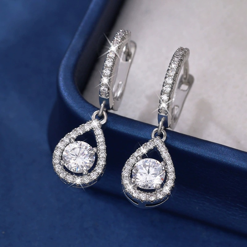 Eleganza pura: il tocco glamour che cercavi! 😍Orecchini Goccia Paffuti✨